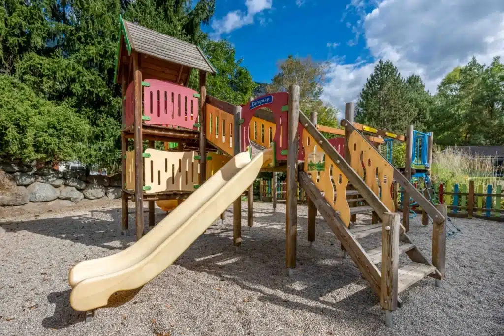 149 Camping Alpes Huez Coloprteur Ciela Aire de Jeux