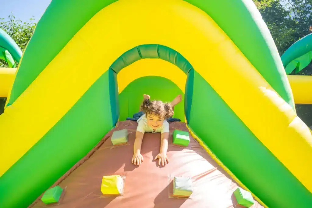 Camping LeBourgdOisans LeColporteur Ciela Village Jeux gonflables 126