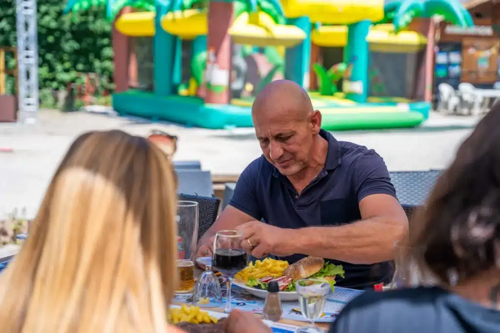 Camping LeBourgdOisans LeColporteur Ciela Village Restaurant 160