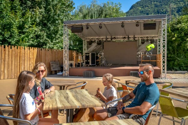 .Dienstleistungen 12 103 Camping Isere Colporteur Ciela Village Restaurant